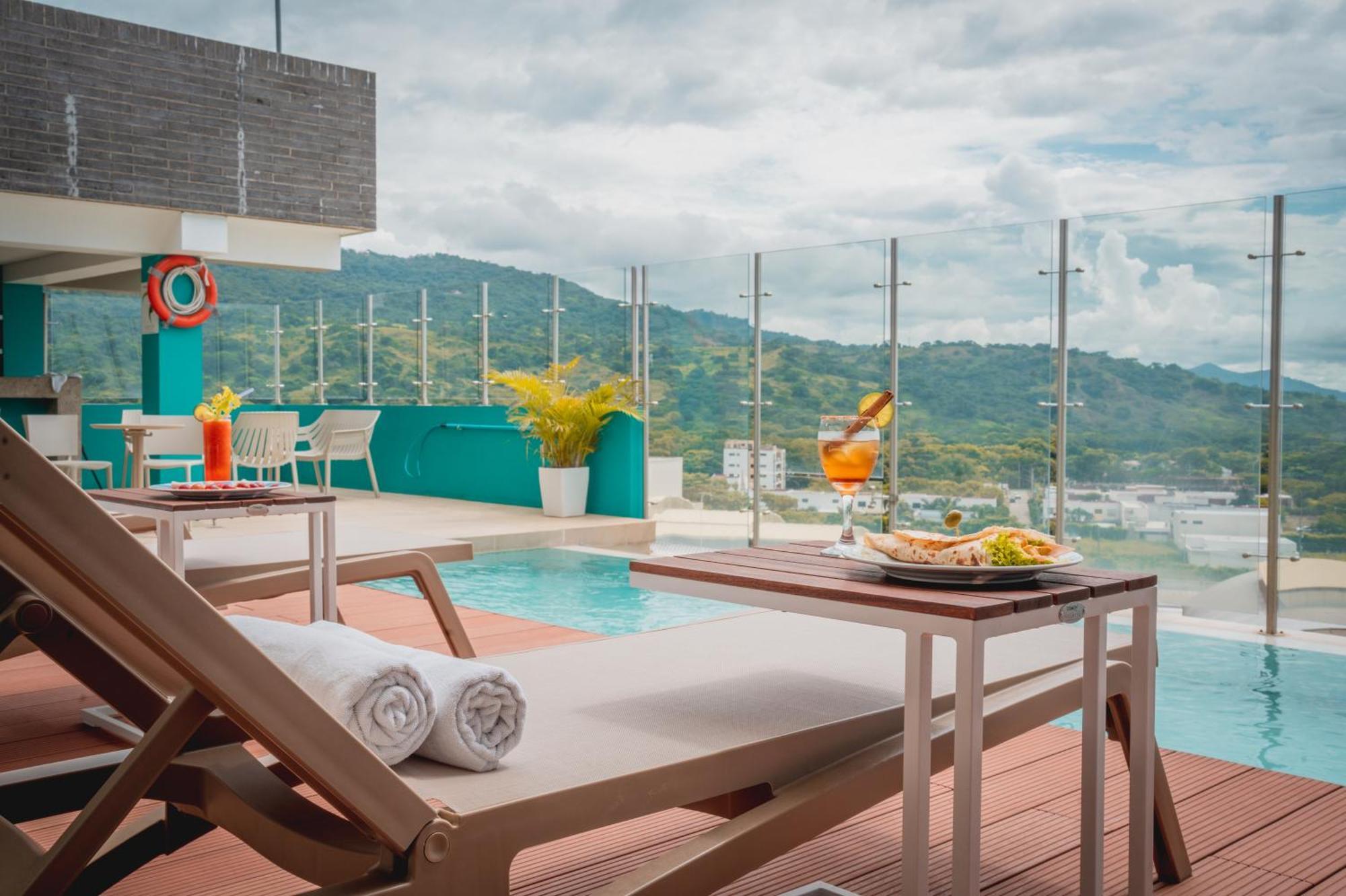 Holiday Inn Express Yopal By Ihg Exteriör bild