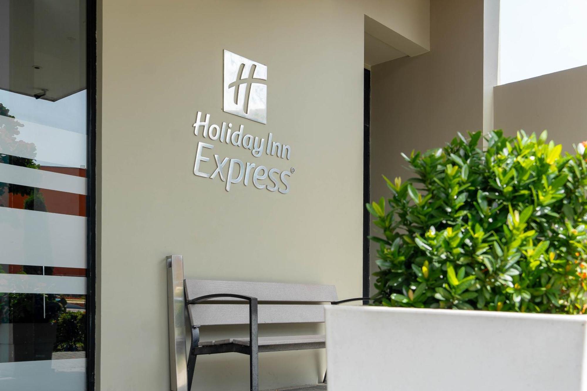 Holiday Inn Express Yopal By Ihg Exteriör bild