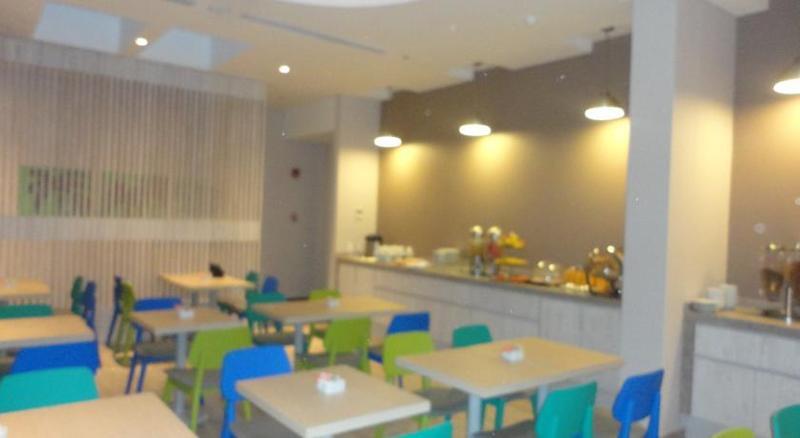Holiday Inn Express Yopal By Ihg Exteriör bild